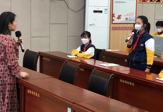 学生参与与讲师的互动.jpg 学生参与与讲师的互动.jpg